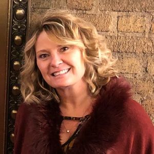 Meet your Posher, Deborah